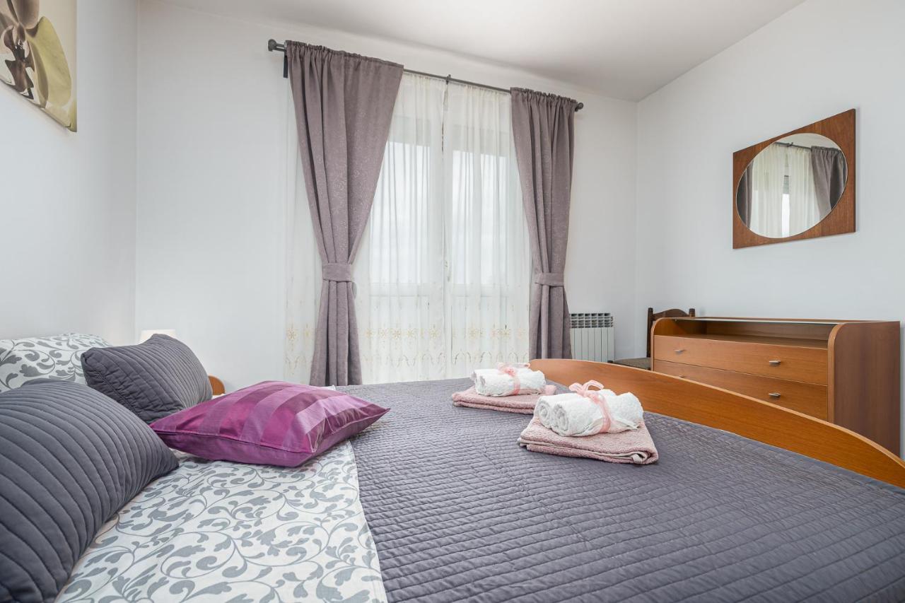 Dea B4+1 Apartment โปเรช ภายนอก รูปภาพ